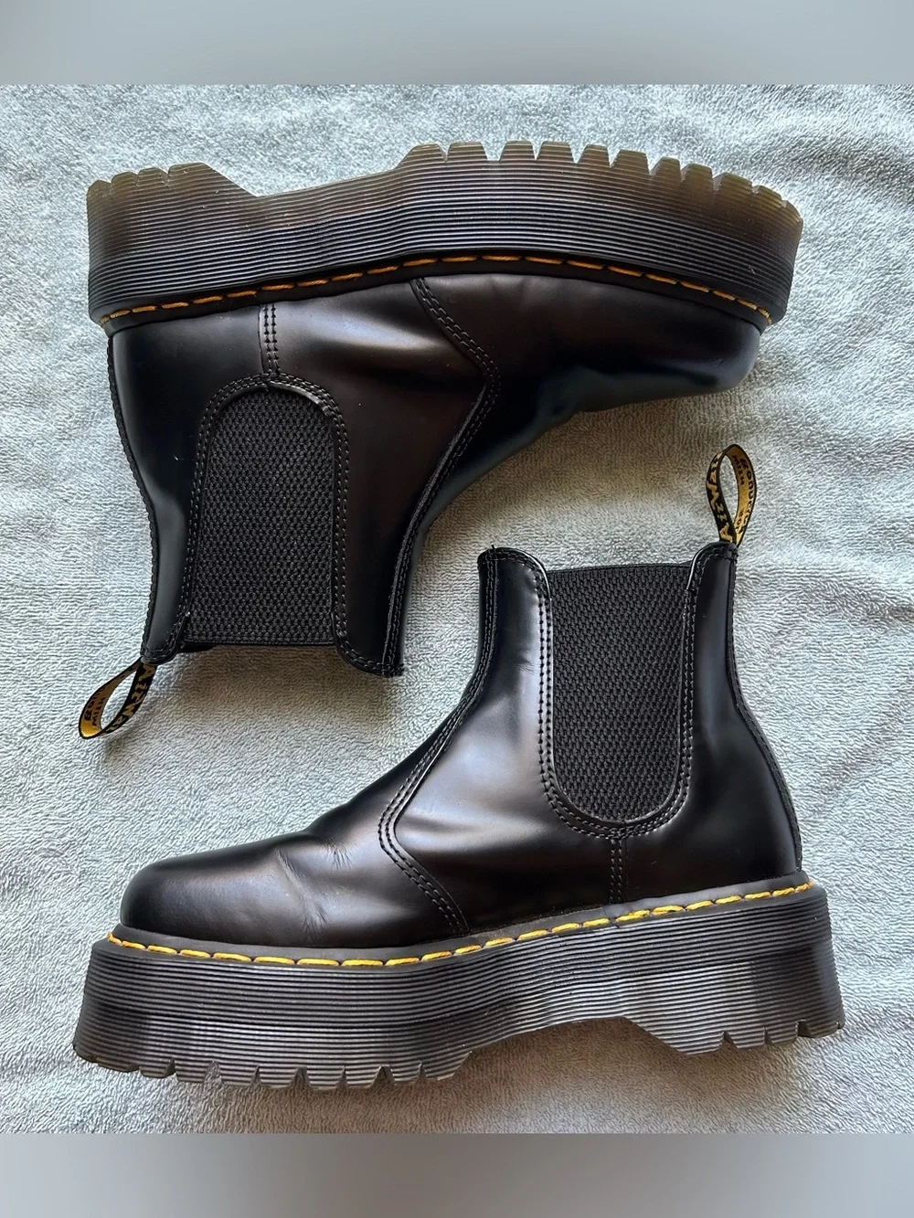 Women's 2976 Quad Leather Platform Chelsea Boots in US 7 Women’s